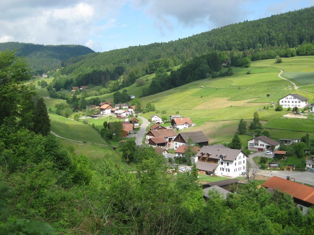 Miramont Horse Trekking Hostel Saicourt Екстериор снимка