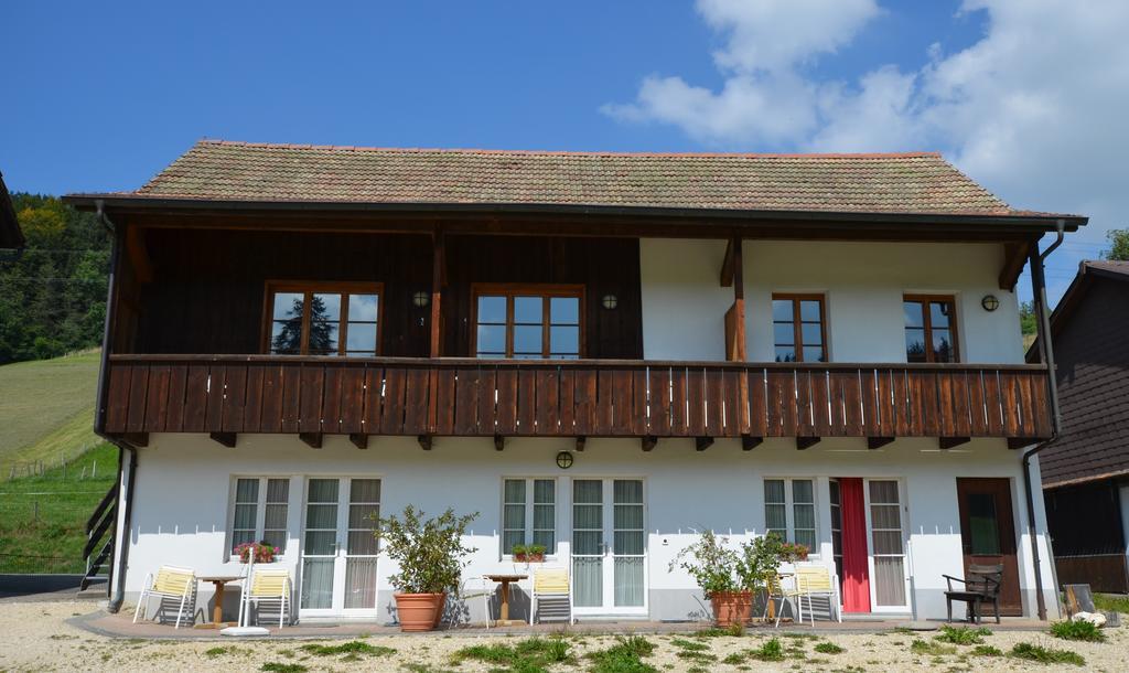 Miramont Horse Trekking Hostel Saicourt Екстериор снимка